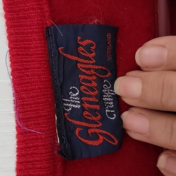 The Gleneagles Range Size Unknown Red Wool V Neck Sweater Blue & White Accents - Picture 3 of 10